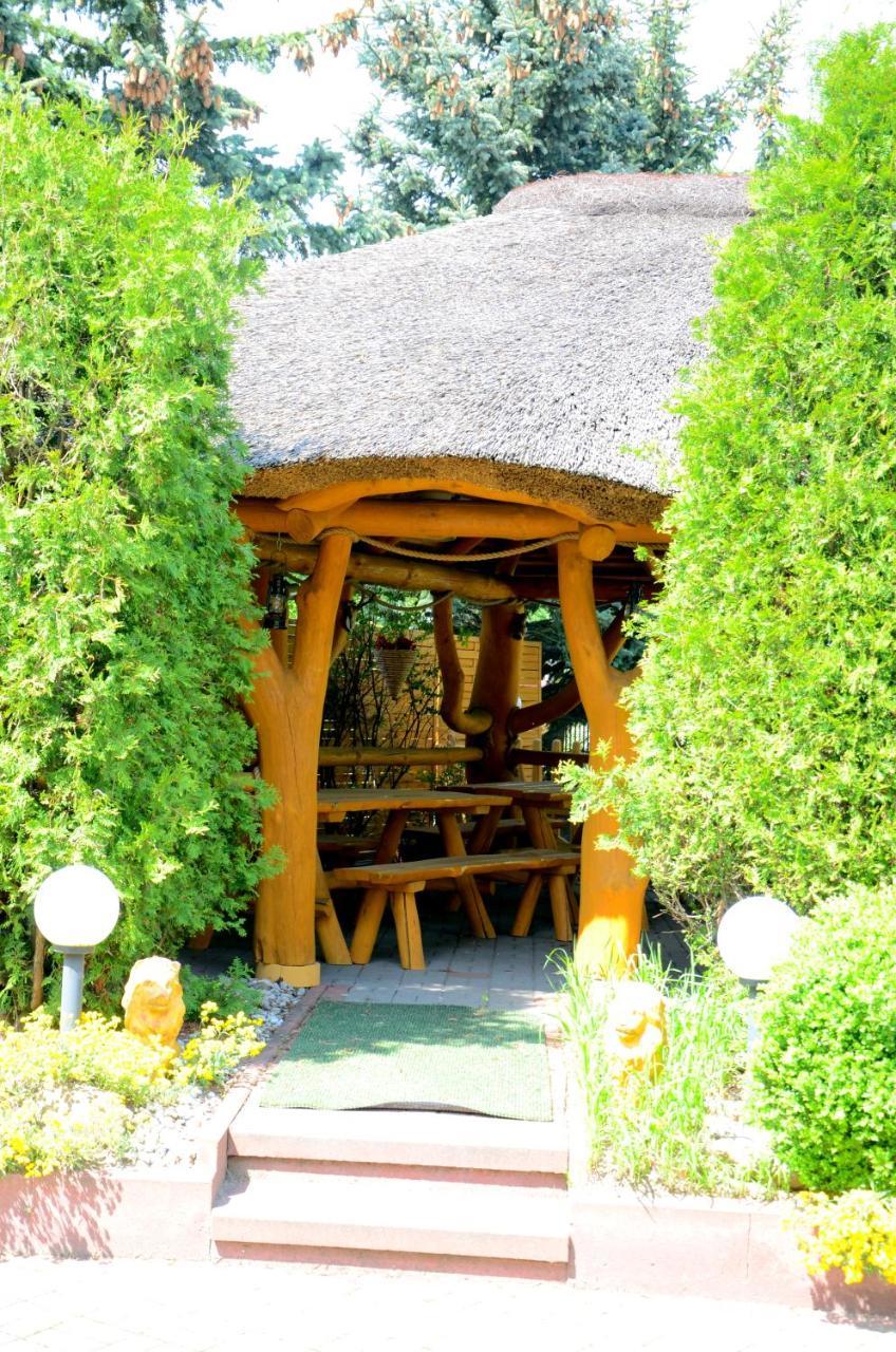 Noclegi I Restauracja Gracja Bełchatów Exteriér fotografie